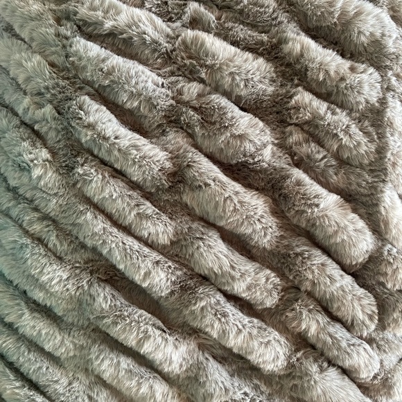 Threshold throw - Picture 2 of 3